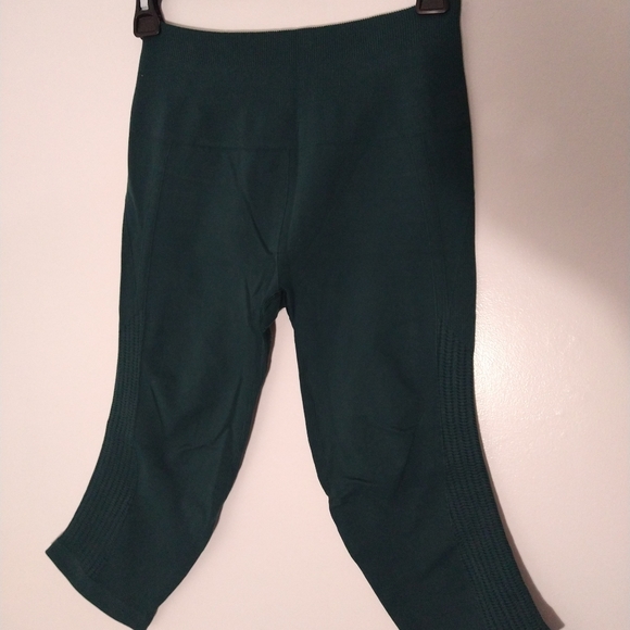 Lululemon in the flow Crop seamless yoga Leggings - Picture 2 of 9